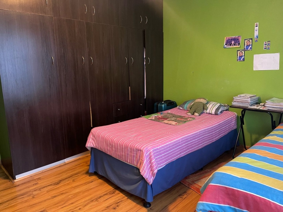 3 Bedroom Property for Sale in Molifi Tau Kloof Free State